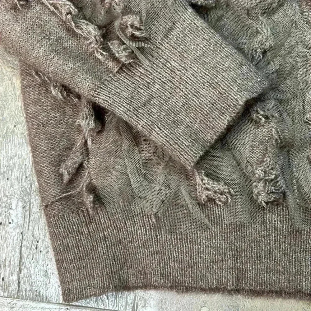 Vine & Love sweater, size Small. NWT. - Picture 3 of 6